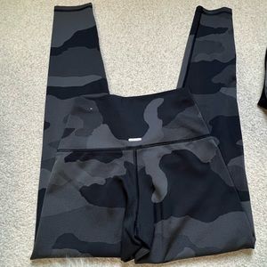Offline aerie Squatproof black camo leggings with pocket small